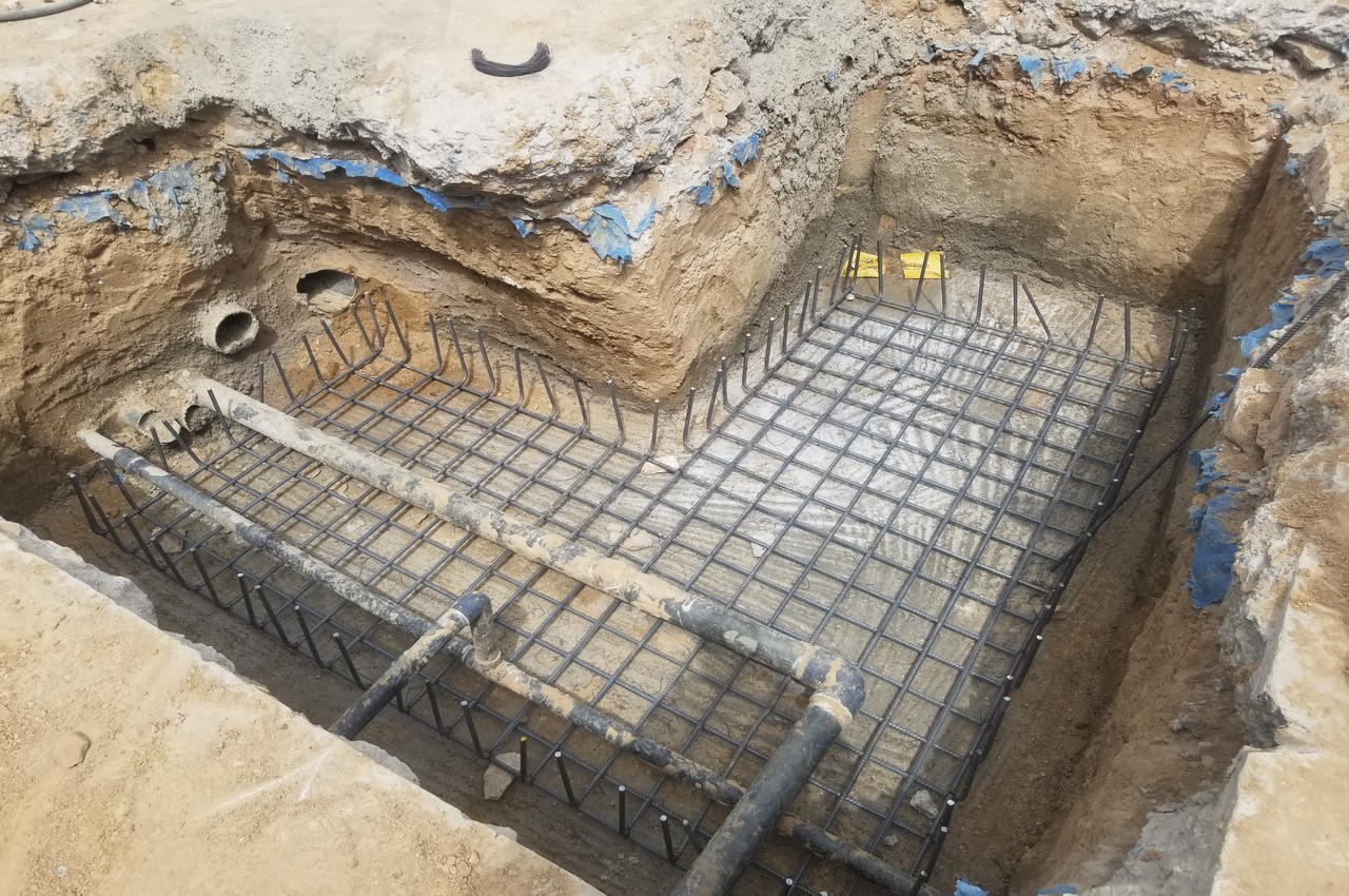 Webbed steel reinforcement formwork for basement of stub columns